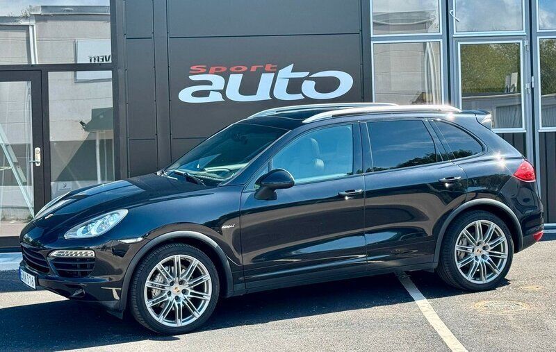 Svart Begagnad 2014 Porsche Cayenne S SUV | 289 000 kr (Marknadspris) - Bild 1/4