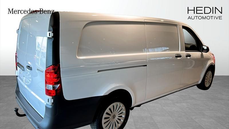 Ny Mercedes Vito 136 HK (100 kW) 2025 Svart Van