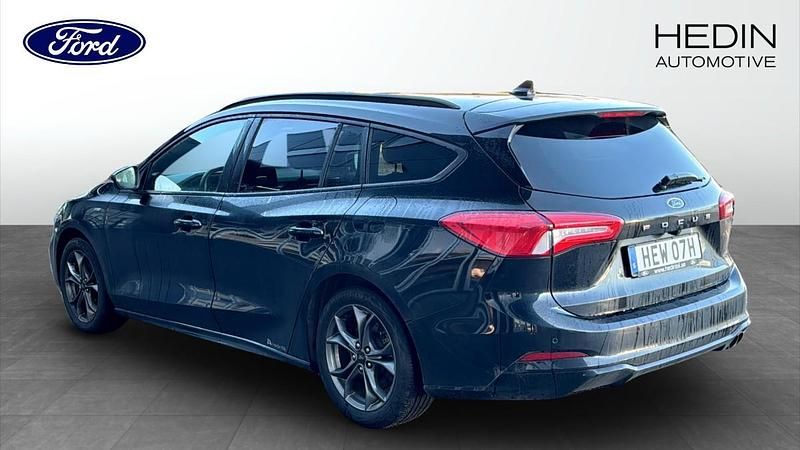Begagnad Ford Focus ST-Line 125 HK (91 kW) 2022 Svart Kombi