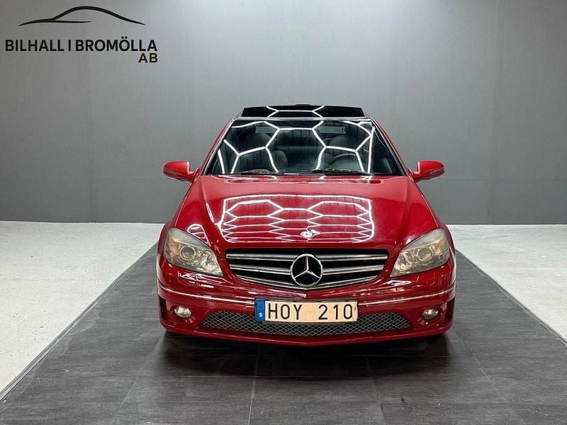 Ljusröd (röd) Begagnad 2009 Mercedes CLC180 Halvkombi | 59 900 kr (Lite dyr) - Bild 1/4