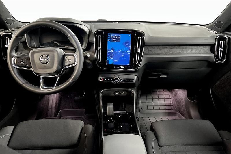 Begagnad Volvo XC40 Single Motor 175 kW (238 HK) 2023 Svart SUV