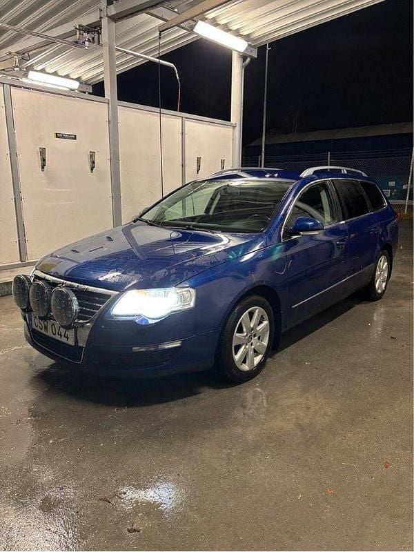 Blå Begagnad 2008 VW Passat Sportline Kombi | 20 000 kr (Bra pris) - Bild 1/4