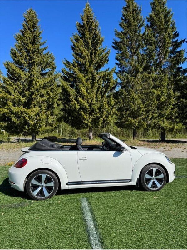 Vit Begagnad 2013 VW Beetle GT Cab | 215 000 kr (Dyr) - Bild 1/4