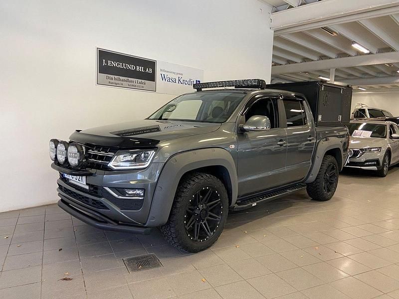 Grå Begagnad 2020 VW Amarok Pickup | 559 900 kr - Bild 1/4