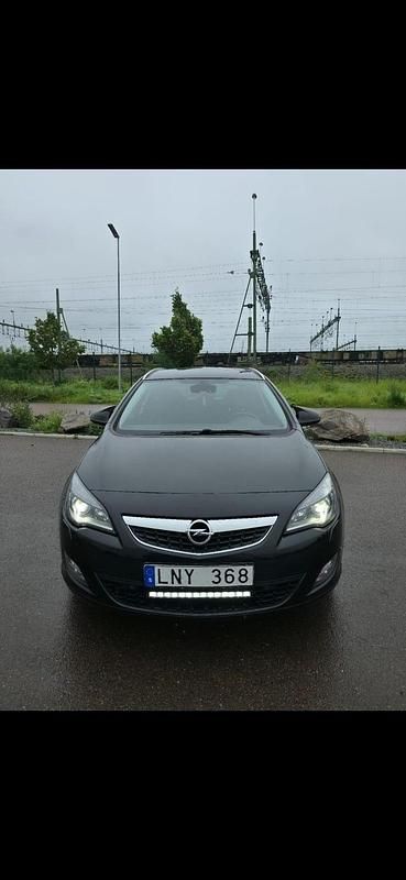 Begagnad Opel Astra 160 HK (117 kW) 2011 Kombi