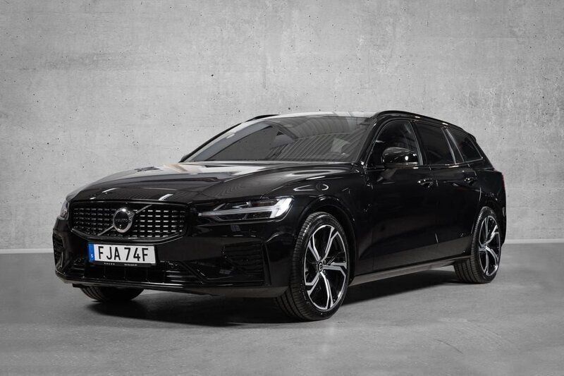 Svart Begagnad 2025 Volvo V60 Plus Kombi | 539 000 kr (Dyr) - Bild 1/4