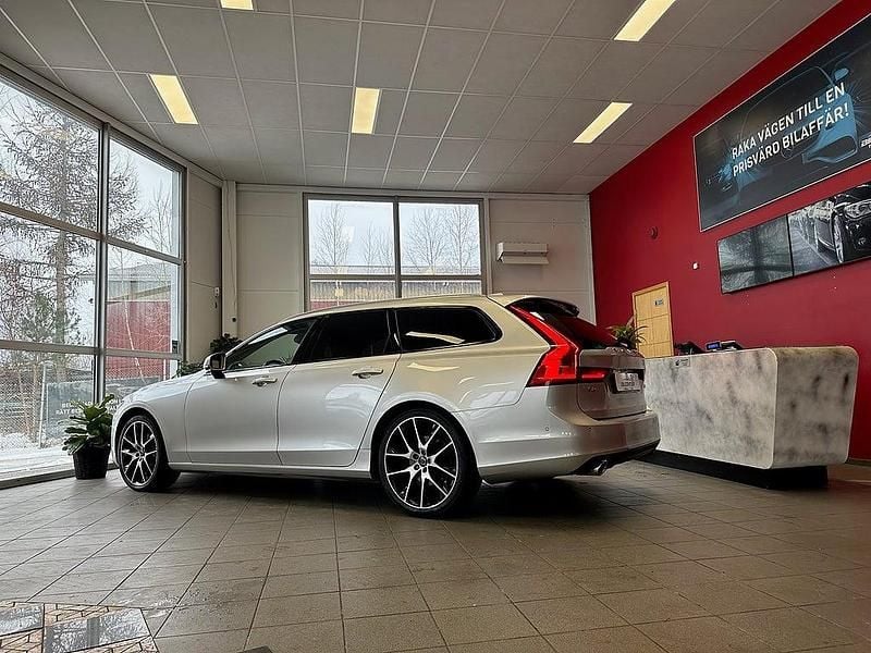 Begagnad Volvo V90 190 HK (139 kW) 2017 Silver Kombi