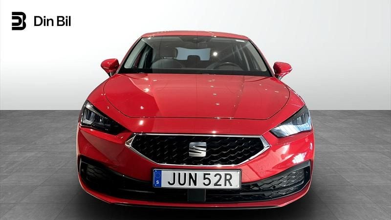 Begagnad Seat Leon Style 110 HK (80 kW) 2023 Röd (pure red) Kombi