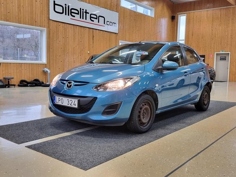 Blå Begagnad 2011 Mazda 2 Halvkombi | 39 900 kr (Marknadspris) - Bild 1/4