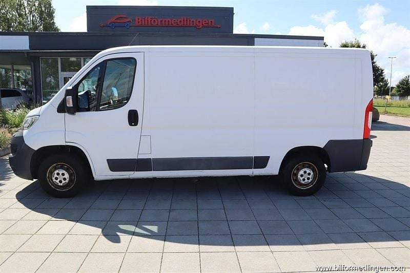 Vit svart Begagnad 2016 Citroën Jumper Minibuss | 109 900 kr (Bra pris) - Bild 1/4