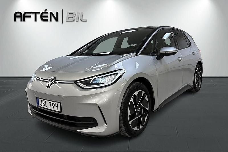 Begagnad VW ID.3 Pro Performance 239 kW (326 HK) 2024 Silver Halvkombi