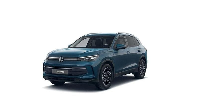 Mörkblå Ny 2025 VW Tiguan Life SUV | 560 800 kr (Marknadspris) - Bild 1/3