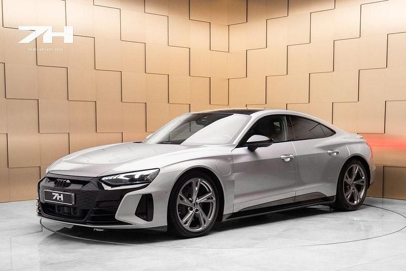 Silver Begagnad 2021 Audi e-tron GT quattro Premium Sedan | 629 000 kr (Marknadspris) - Bild 1/4
