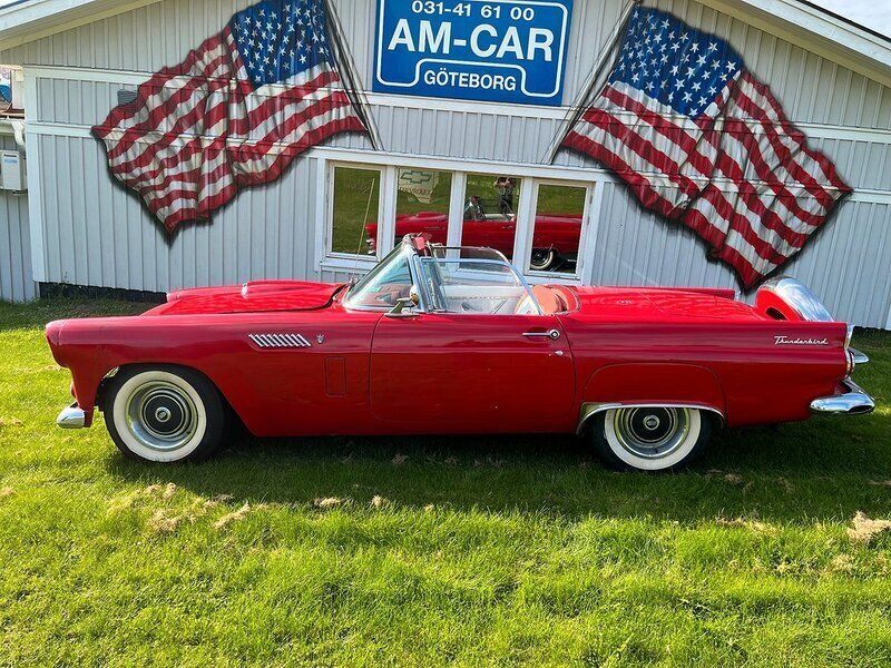 Röd Begagnad 1956 Ford Thunderbird Cab | 269 000 kr - Bild 1/4