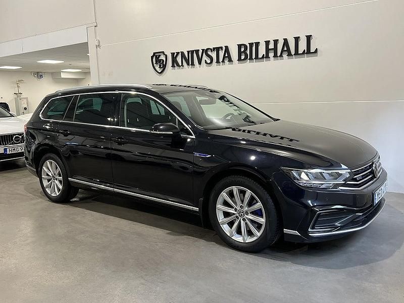 Begagnad VW Passat GTE 218 HK (160 kW) 2022 Svart Kombi
