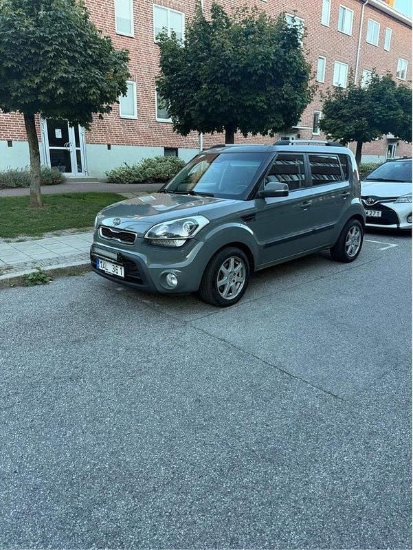 Grön Begagnad 2012 Kia Soul SUV | 32 000 kr (Marknadspris) - Bild 1/2