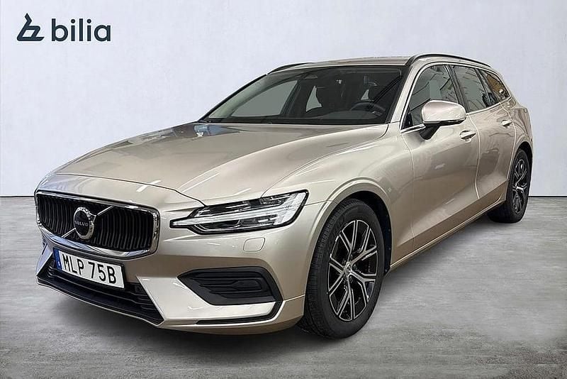 Begagnad Volvo V60 Core 200 HK (147 kW) 2023 Ljusgrå Kombi