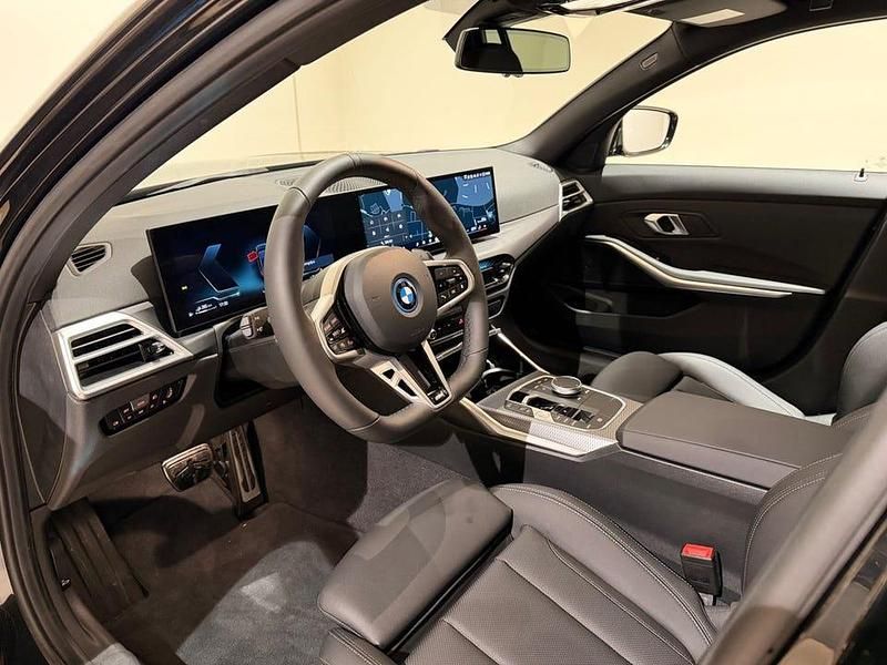 Ny BMW 330 M Sport 184 HK (135 kW) 2025 Safirsvart metallic Kombi