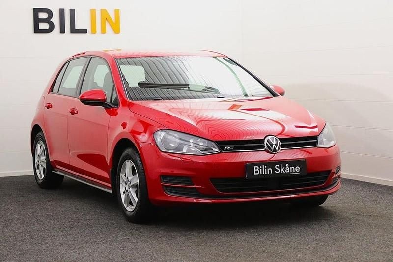 Begagnad VW Golf VII 110 HK (80 kW) 2016 Röd Halvkombi