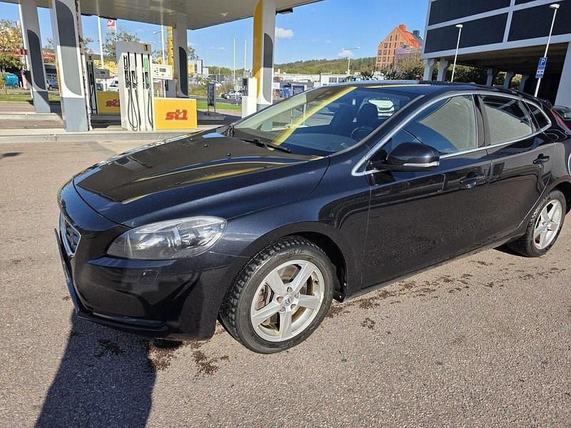 Svart Begagnad 2014 Volvo V40 Momentum Kombi | 85 000 kr (Bra pris) - Bild 1/4