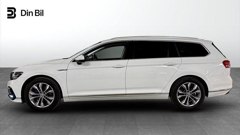 Begagnad VW Passat GTE 156 HK (114 kW) 2020 Pure white