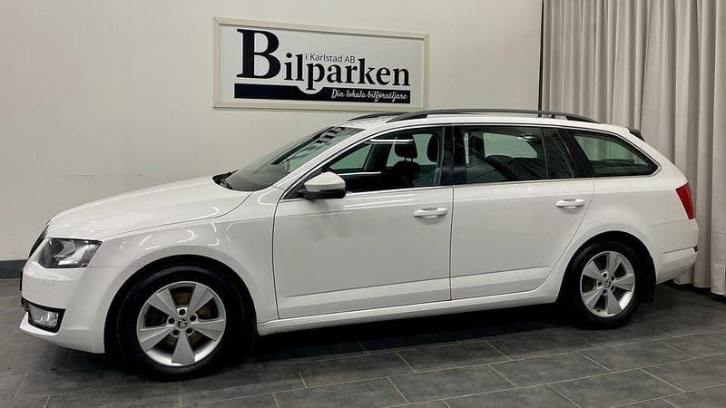 Begagnad Skoda Octavia Ambition 110 HK (80 kW) 2016 Vit Kombi