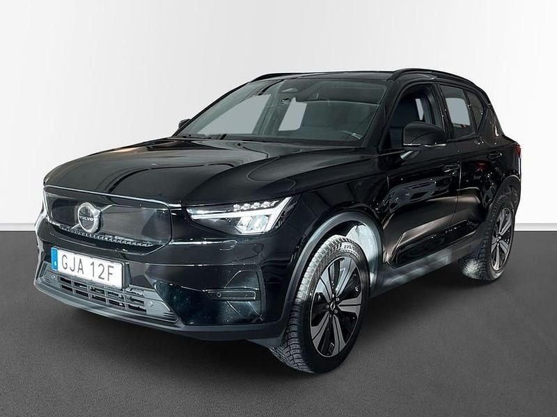Begagnad Volvo XC40 Core 175 kW (238 HK) 2023 Svart SUV