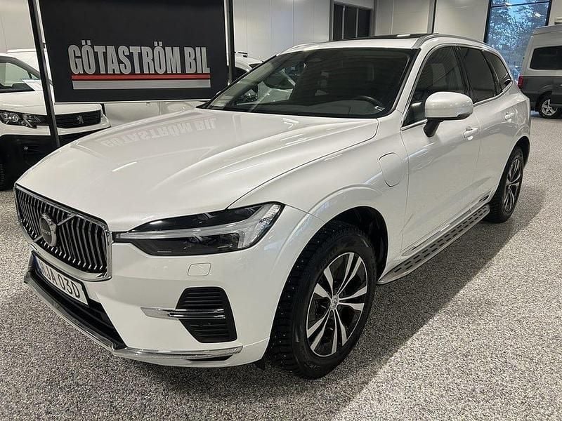 Vitmetallic metallic Begagnad 2023 Volvo XC60 SUV | 368 000 kr - Bild 1/4