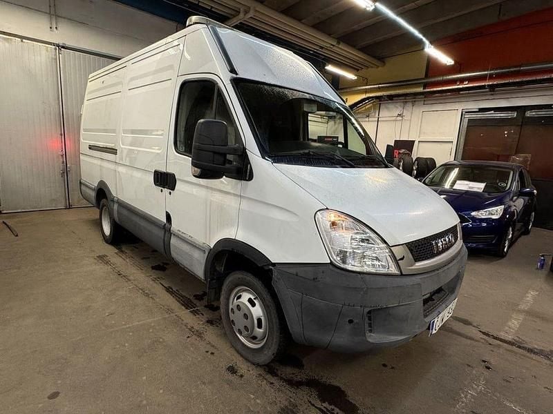 Begagnad Iveco Daily 136 HK (100 kW) 2011 Vit Van