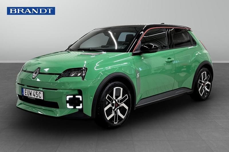 Grön Begagnad 2025 Renault 5 E-Tech Techno Halvkombi | 384 900 kr (Marknadspris) - Bild 1/4