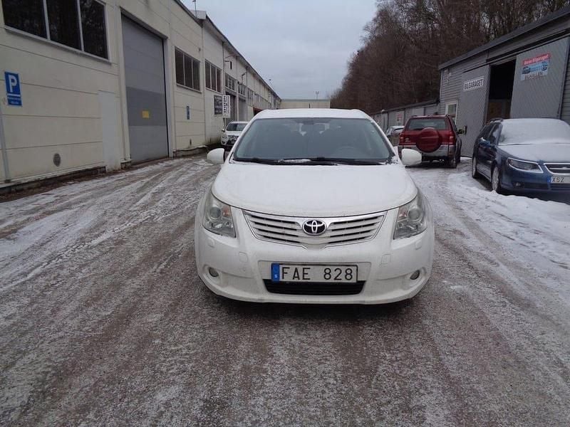 Vit Begagnad 2010 Toyota Avensis Business Edition Kombi | 22 900 kr (Lite dyr) - Bild 1/4