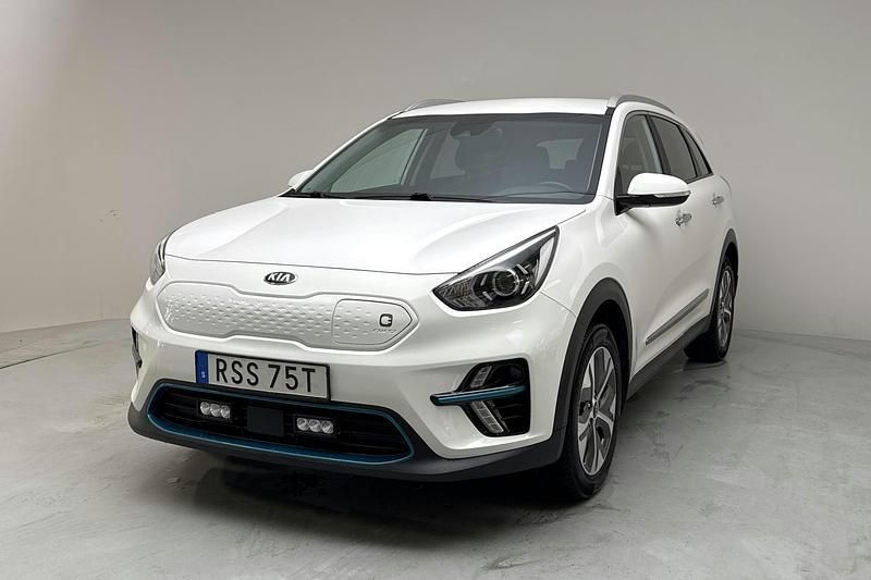 Vit Begagnad 2021 Kia e-Niro Advance SUV | 190 000 kr (Superpris) - Bild 1/4