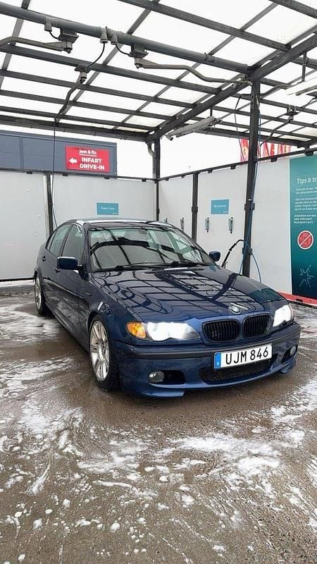 Blå Begagnad 2004 BMW 330 M Sport Sedan | 55 000 kr - Bild 1/4