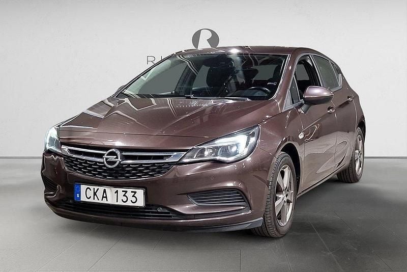 Brun Begagnad 2016 Opel Astra Enjoy Halvkombi | 74 900 kr (Bra pris) - Bild 1/3