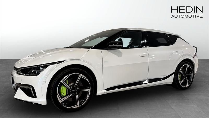 Vit (white) Begagnad 2023 Kia EV6 SUV | 499 900 kr - Bild 1/4