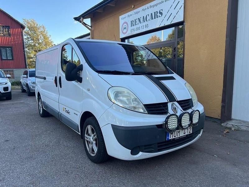 Vit Begagnad 2012 Renault Trafic Minibuss | 54 900 kr (Superpris) - Bild 1/4