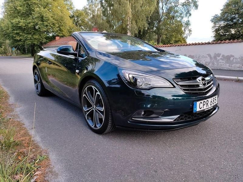 Grön (grönmetallic) Begagnad 2014 Opel Cascada Cab | 179 900 kr - Bild 1/4