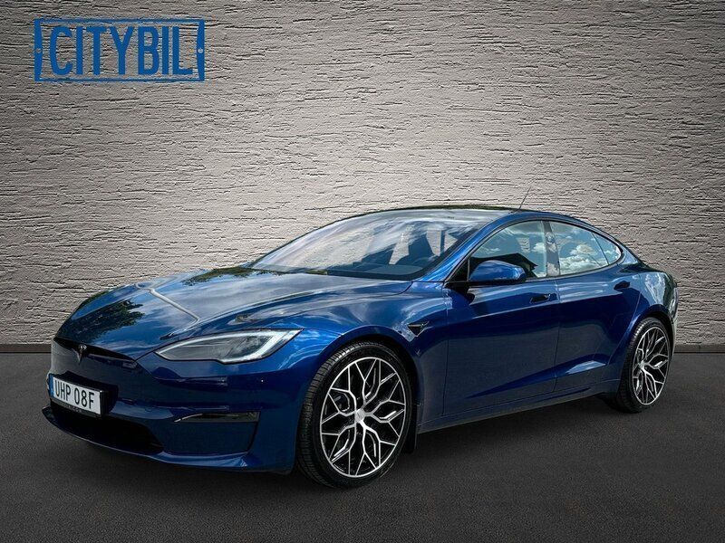 Blå Begagnad 2023 Tesla Model S Long Range Sedan | 709 900 kr (Superpris) - Bild 1/4