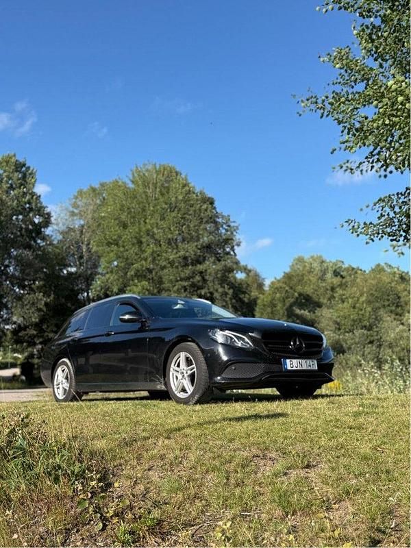 Svart Begagnad 2019 Mercedes E200 Kombi | 169 000 kr (Lite dyr) - Bild 1/4