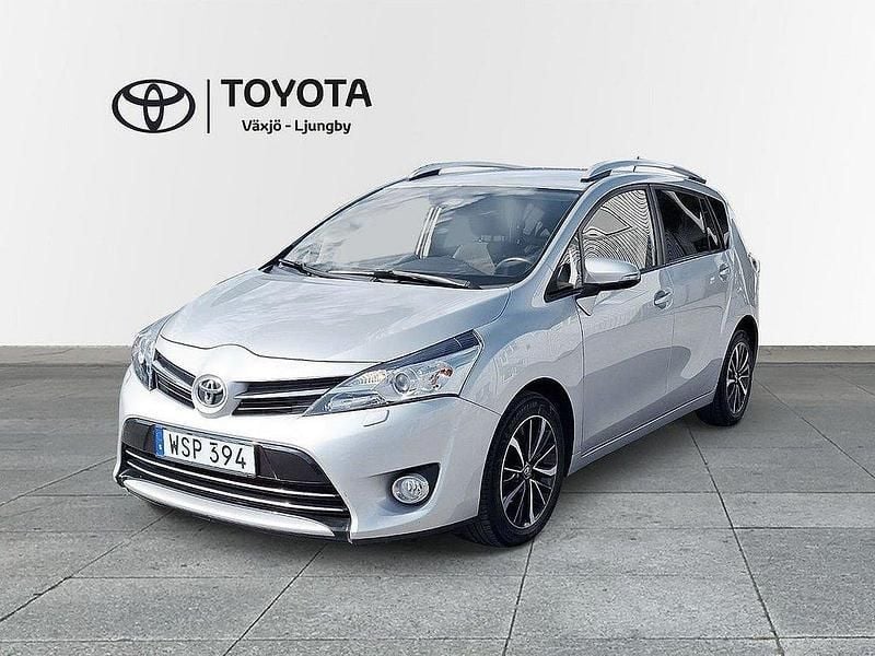 Silver Begagnad 2017 Toyota Verso Edition Minibuss | 169 000 kr (Lite dyr) - Bild 1/3