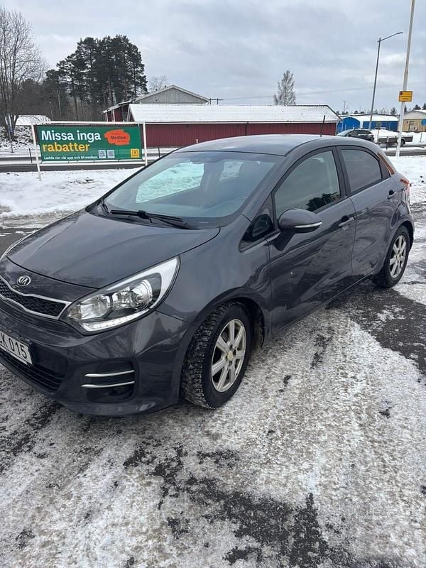 Begagnad 2016 Kia Rio Halvkombi | 65 000 kr (Marknadspris) - Bild 1/4