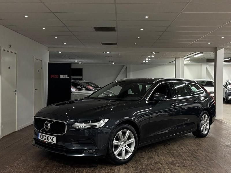 Grå Begagnad 2016 Volvo V90 Momentum Kombi | 229 900 kr (Marknadspris) - Bild 1/3