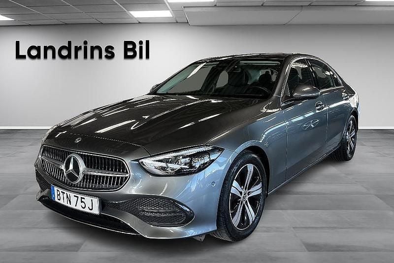 Grå Begagnad 2022 Mercedes C200 Avantgarde Sedan | 349 900 kr (Superpris) - Bild 1/4