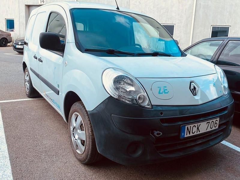 Vit Begagnad 2013 Renault Kangoo Van | 29 900 kr (Marknadspris) - Bild 1/4