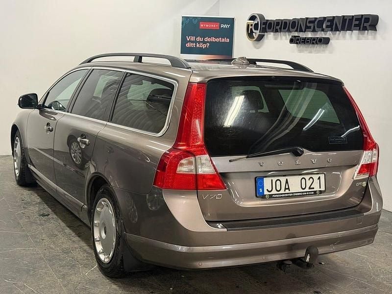 Begagnad Volvo V70 Momentum 116 HK (85 kW) 2011 Grå Kombi