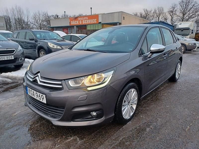 Grå Begagnad 2016 Citroën C4 Halvkombi | 79 900 kr (Bra pris) - Bild 1/4