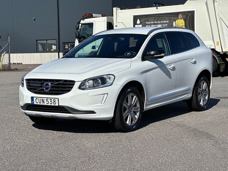 Vit Begagnad 2017 Volvo XC60 Standard SUV | 209 900 kr (Superpris) - Bild 1/4
