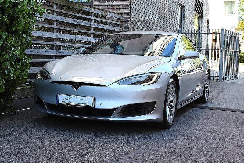 Begagnad 2017 Tesla Model S Sedan | 338 800 kr (Marknadspris) - Bild 1/4