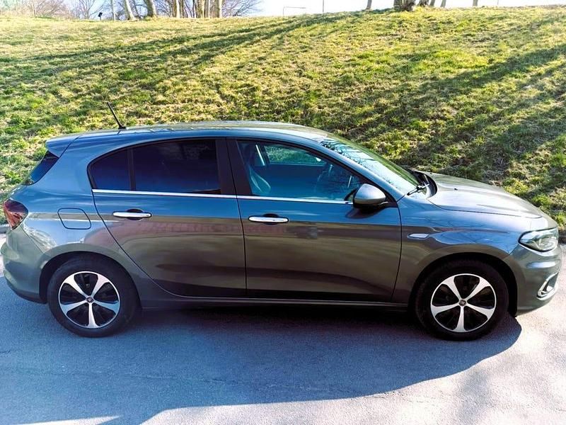 Begagnad Fiat Tipo 120 HK (88 kW) 2020 Halvkombi