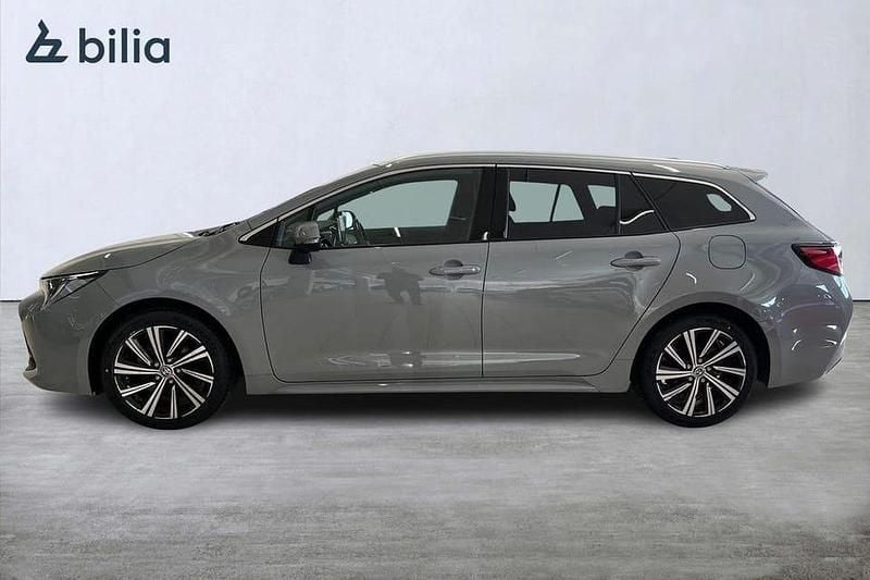 Begagnad Toyota Corolla Style 124 HK (91 kW) 2022 Manhattan grey (1h5) Kombi